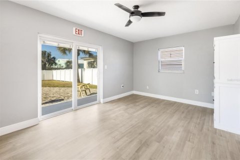 Commercial property in Flagler Beach, Florida 62.8 sq.m. № 2104422 - photo 8