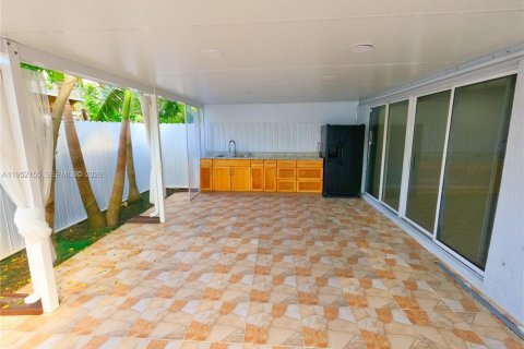Casa en venta en Homestead, Florida, 4 dormitorios, 128.48 m2 № 2054357 - foto 11