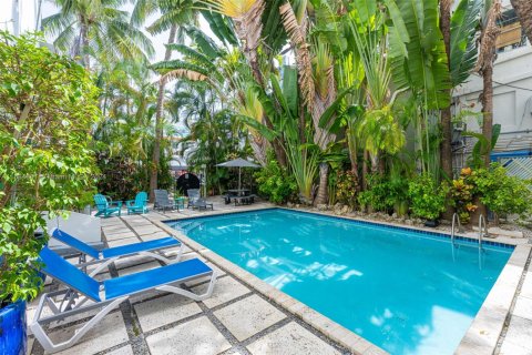Condo in Miami Beach, Florida, 1 bedroom  № 1867060 - photo 1