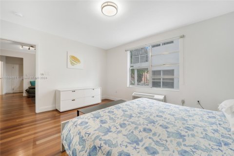Condo in Miami Beach, Florida, 1 bedroom  № 1867060 - photo 14