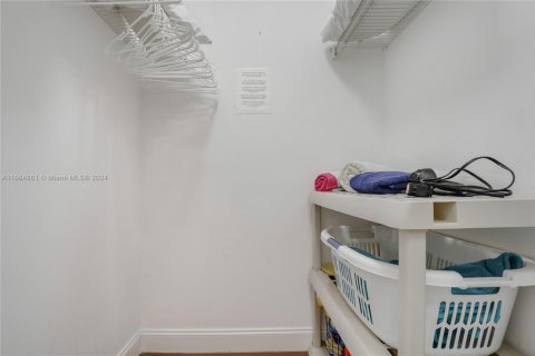 Condo in Miami Beach, Florida, 1 bedroom  № 1867060 - photo 13