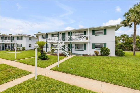 Copropriété à vendre à Daytona Beach, Floride: 2 chambres, 78.13 m2 № 1810518 - photo 2