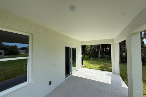 House in North Port, Florida 4 bedrooms, 213.49 sq.m. № 1052612 - photo 4
