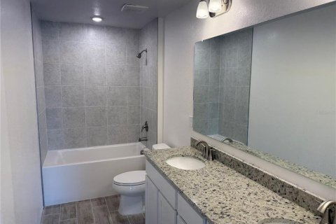 House in North Port, Florida 4 bedrooms, 213.49 sq.m. № 1052612 - photo 6