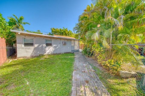 Villa ou maison à louer à Miami, Floride: 2 chambres, 92.9 m2 № 2048273 - photo 20
