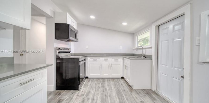 Villa ou maison à Miami, Floride 2 chambres, 92.9 m2 № 2048273