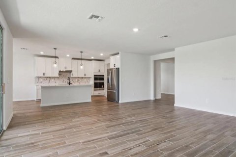House in Parrish, Florida 4 bedrooms, 259.48 sq.m. № 2322587 - photo 12