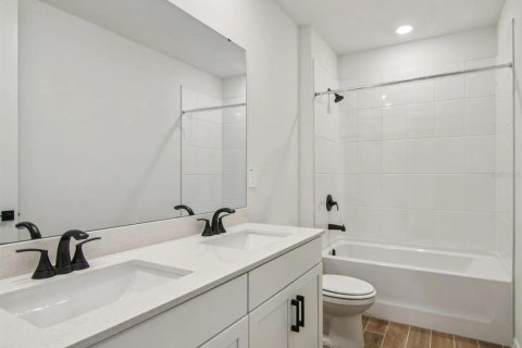 House in Parrish, Florida 4 bedrooms, 259.48 sq.m. № 2322587 - photo 6