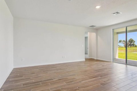 House in Parrish, Florida 4 bedrooms, 259.48 sq.m. № 2322587 - photo 15