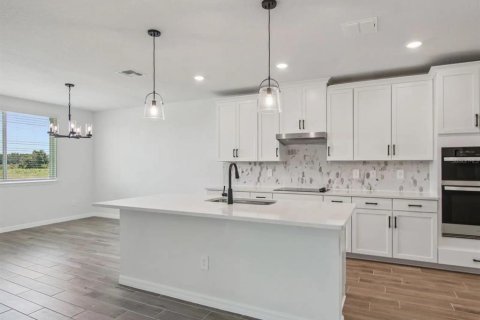 House in Parrish, Florida 4 bedrooms, 259.48 sq.m. № 2322587 - photo 14