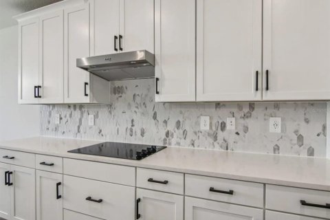 House in Parrish, Florida 4 bedrooms, 259.48 sq.m. № 2322587 - photo 5