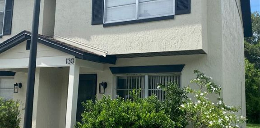 Adosado en Winter Springs, Florida 2 dormitorios, 83.24 m2 № 2287499