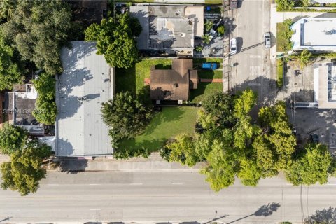 Commercial property in Miami, Florida № 2076780 - photo 4