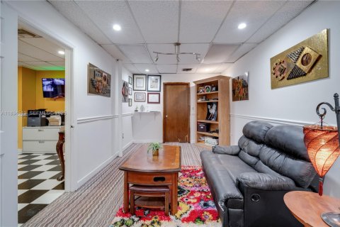 Commercial property in Miami, Florida № 2076780 - photo 26