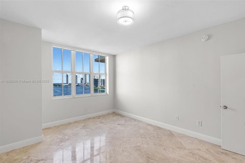 Condo in Aventura, Florida, 3 bedrooms  № 1951782 - photo 19