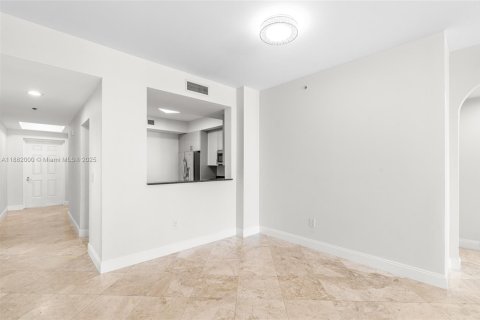 Condo in Aventura, Florida, 3 bedrooms  № 1951782 - photo 14