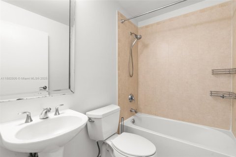 Condo in Aventura, Florida, 3 bedrooms  № 1951782 - photo 26