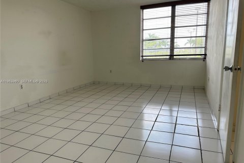 Купить кондоминиум в Майами, Флорида 2 спальни, 101.73м2, № 2008621 - фото 9