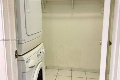 Купить кондоминиум в Майами, Флорида 2 спальни, 101.73м2, № 2008621 - фото 11