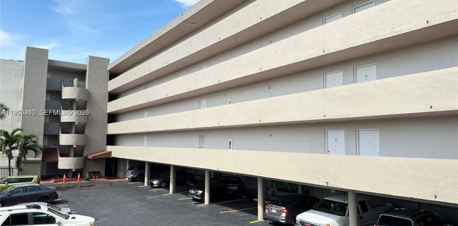 Кондоминиум с 2 спальнями в Майами, Флорида № 2008621