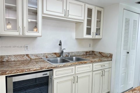 Купить кондоминиум в Майами, Флорида 2 спальни, 101.73м2, № 2008621 - фото 5