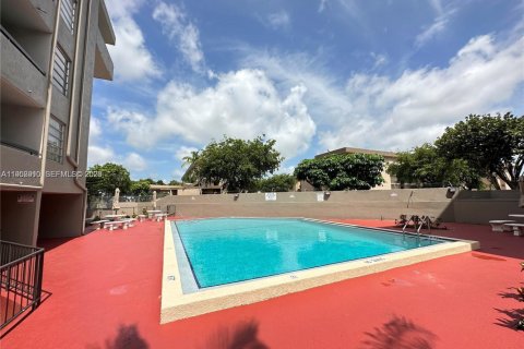 Купить кондоминиум в Майами, Флорида 2 спальни, 101.73м2, № 2008621 - фото 15