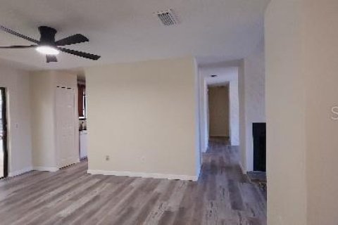 Casa en venta en Lake Mary, Florida, 3 dormitorios, 181.35 m2 № 1640006 - foto 4