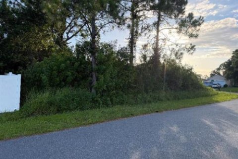 Commercial property in Palm Bay, Florida № 2246362 - photo 7