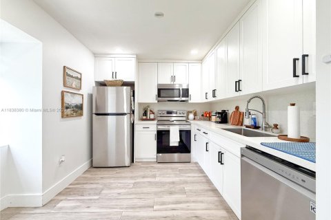 Condominio en venta en Miami, Florida, 2 dormitorios, 68.56 m2 № 1823915 - foto 4