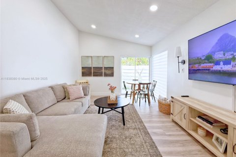 Condominio en venta en Miami, Florida, 2 dormitorios, 68.56 m2 № 1823915 - foto 3