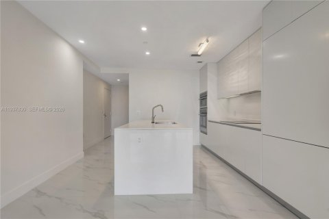 Condo in Miami, Florida, 2 bedrooms  № 1995597 - photo 18