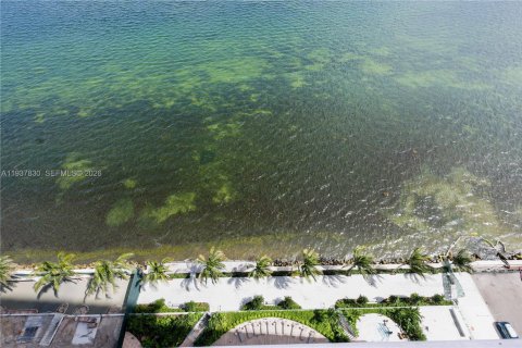 Condo in Miami, Florida, 2 bedrooms  № 1995597 - photo 12