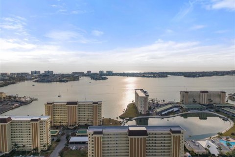 Condo in Saint Petersburg, Florida, 2 bedrooms  № 1769849 - photo 5