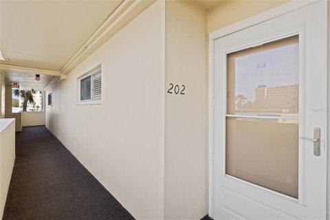Condo in Saint Petersburg, Florida, 2 bedrooms  № 1769849 - photo 6