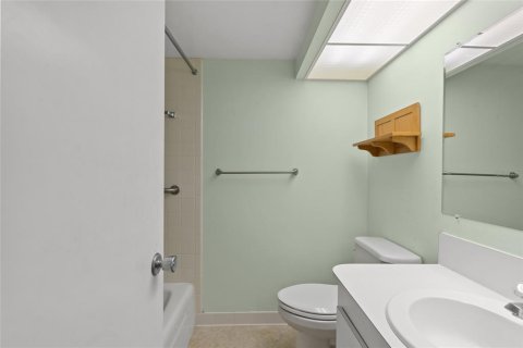 Condo in Saint Petersburg, Florida, 2 bedrooms  № 1769849 - photo 26