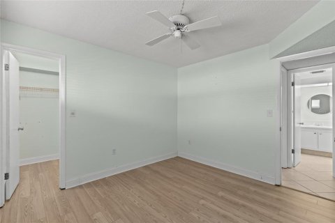 Condo in Saint Petersburg, Florida, 2 bedrooms  № 1769849 - photo 28