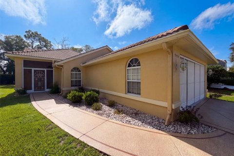 House in Weeki Wachee, Florida 2 bedrooms, 141.21 sq.m. № 2295099