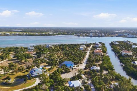 House in Placida, Florida 3 bedrooms, 148.36 sq.m. № 2108093 - photo 5