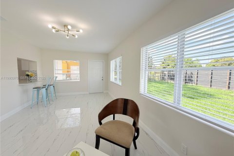 Casa en venta en Lauderhill, Florida, 3 dormitorios, 133.31 m2 № 2179644 - foto 12