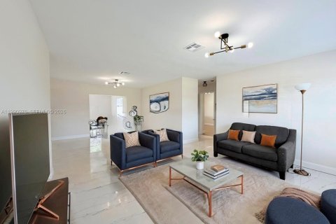 Casa en venta en Lauderhill, Florida, 3 dormitorios, 133.31 m2 № 2179644 - foto 3