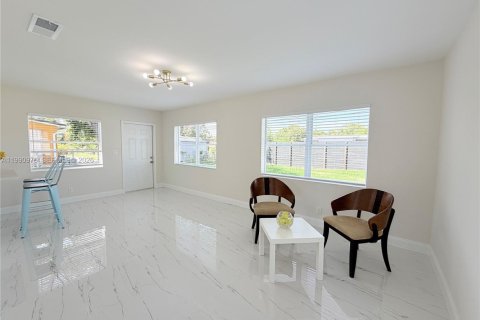 Casa en venta en Lauderhill, Florida, 3 dormitorios, 133.31 m2 № 2179644 - foto 11