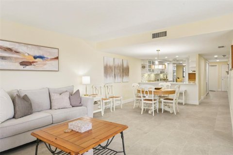 Copropriété à vendre à Sarasota, Floride: 2 chambres, 126.44 m2 № 2202758 - photo 11