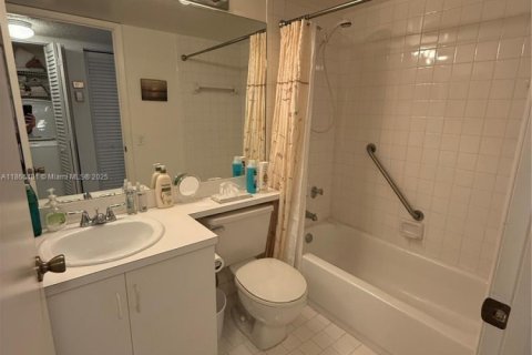 Купить кондоминиум в Хайполюксо, Флорида 2 спальни, 71.35м2, № 1897644 - фото 7