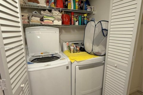 Купить кондоминиум в Хайполюксо, Флорида 2 спальни, 71.35м2, № 1897644 - фото 2