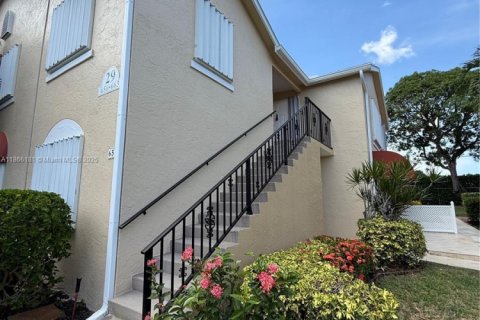 Купить кондоминиум в Хайполюксо, Флорида 2 спальни, 71.35м2, № 1897644 - фото 1