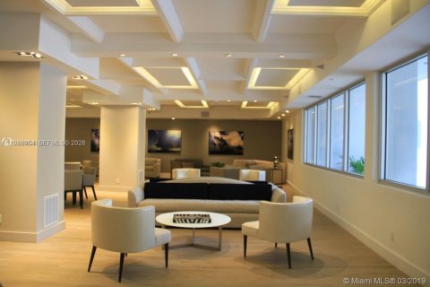 Condo in Miami Beach, Florida  № 2053714 - photo 18