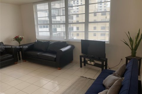 Condo in Miami Beach, Florida  № 2053714 - photo 6