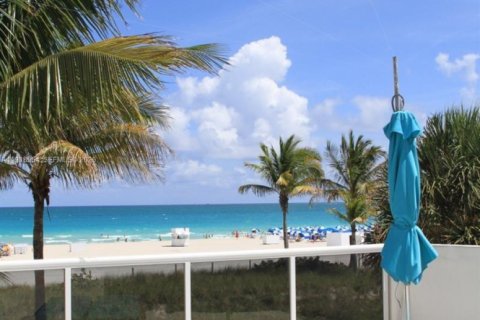 Condo in Miami Beach, Florida  № 2053714 - photo 30