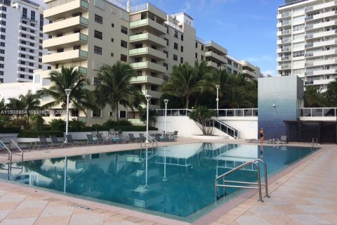 Condo in Miami Beach, Florida  № 2053714 - photo 28