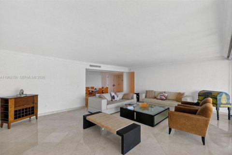 Copropriété à louer à Miami, Floride: 2 chambres, 174.84 m2 № 2023680 - photo 6
